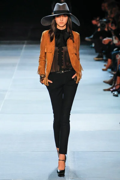 Look 9